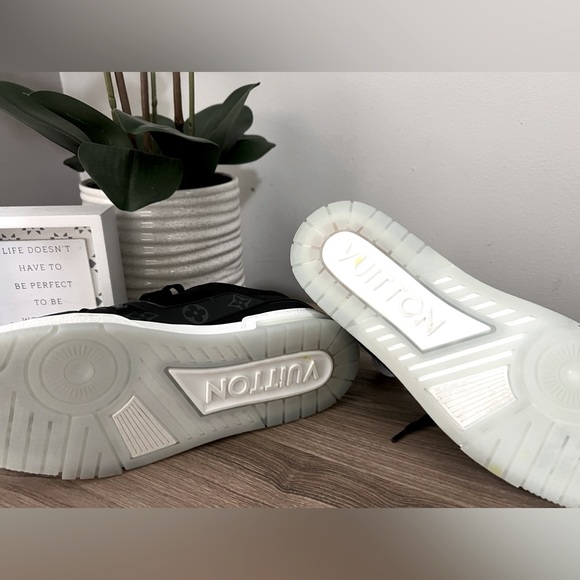 LV Trainer Sneaker - Picture 3 of 10